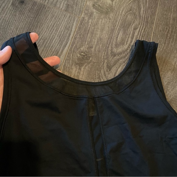 Lululemon tank top mesh detailing - Picture 4 of 5